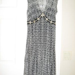 IXE Black and White Beaded Dress - Lines Side Zip - Size 4